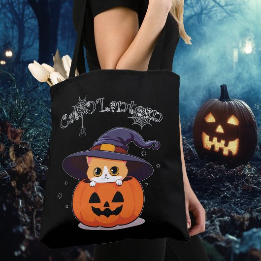 Kat met heks pet in Halloween Jack-O-Lantern Tote Bag