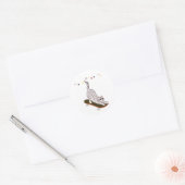 Kat met het bord ronde sticker (Envelop)
