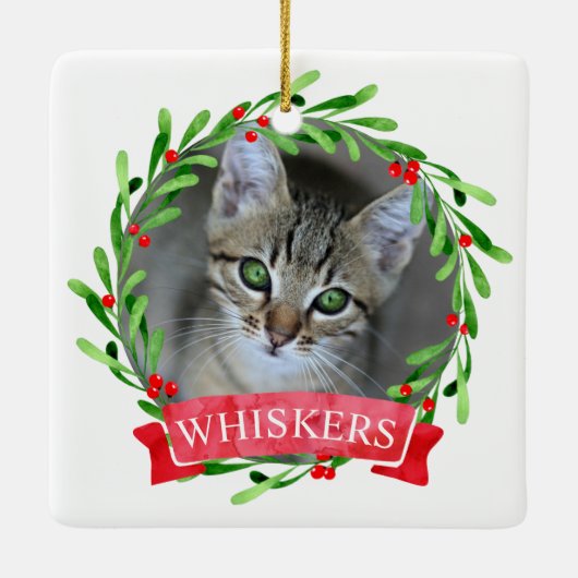 Kat met kerstmis Wreath Keramisch Ornament (Achterkant)