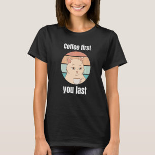 kat met koffie kantoor leuke spullen t-shirt