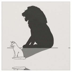 Kat met leeuwenschaduw stof