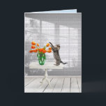 Kat met Oranje Tulips Name Day Card Kaart<br><div class="desc">Naam Dag sinaasappel tulp bouquet op oude houten tafel en speelse grijze kat.
De schaduw van het venster op bakkenachtergrond.</div>