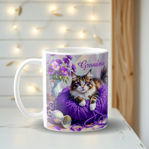 Kat met paarse ogen in paarse garen en bloemen koffiemok