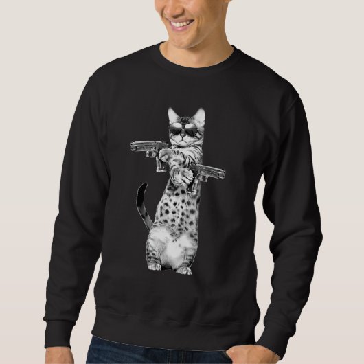 Kat met Pistolen Trui (Voorkant)