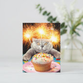 Kat met Sparkler Cupcake Uitnodiging Briefkaart (Staand voorkant)