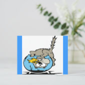 Kat met zijn hoofd in een viskom briefkaart (Staand voorkant)