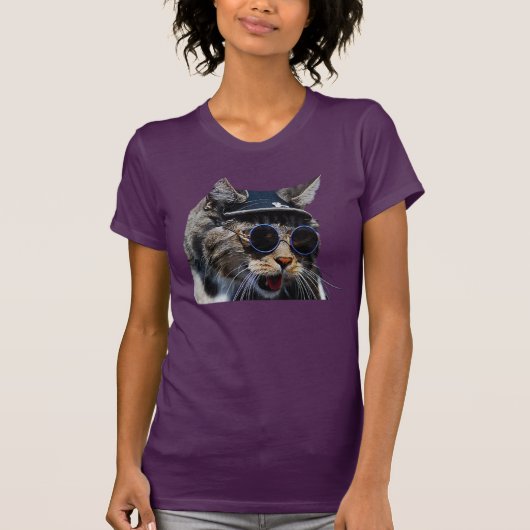 Kat met zonnebril en Pet Womenen T-Shirt (Voorkant)
