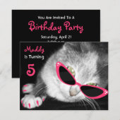 Kat met zonnebril op zaterdag Uitnodiging (Voorkant / Achterkant)