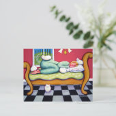 Kat Napping - Een vrouw zit vast met haar witte ka Briefkaart (Staand voorkant)