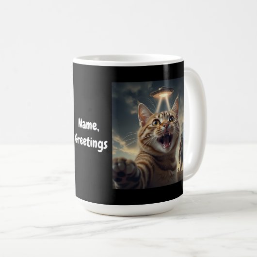 Kat neemt selfie met ufo en bigfoot grappig cadeau koffiemok (Voorkant rechts)