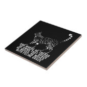 Kat omhulsel met feliene genade gedicht zwart-wit tegeltje (Zijkant)