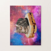 Kat op een brood dat in de ruimte vliegt legpuzzel (Verticaal)