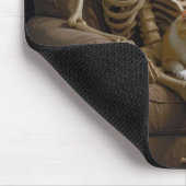 Kat op een skeletknie muismat (Hoek)
