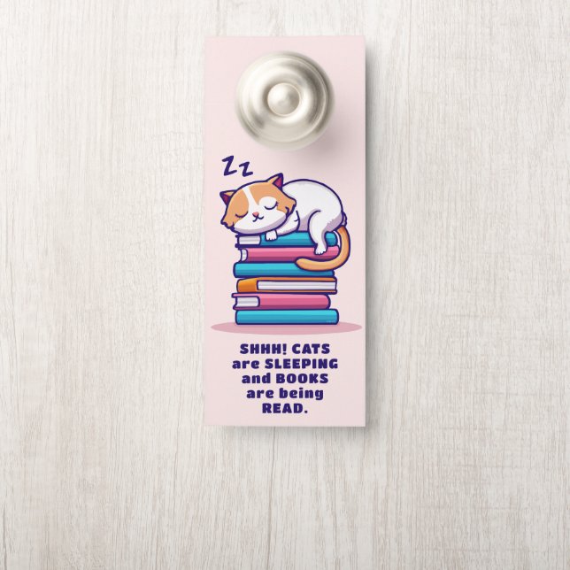 Kat op een Stack of Books Cute Personalized Litera Deurhanger (Op knop)