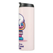 Kat op een Stack of Books Cute Personalized Litera Thermosbeker (Geroteerd rechts)