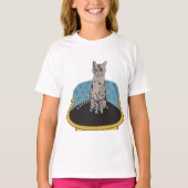 Kat op een stoel T-Shirt cadeau voor kattenliefheb (Voorkant)