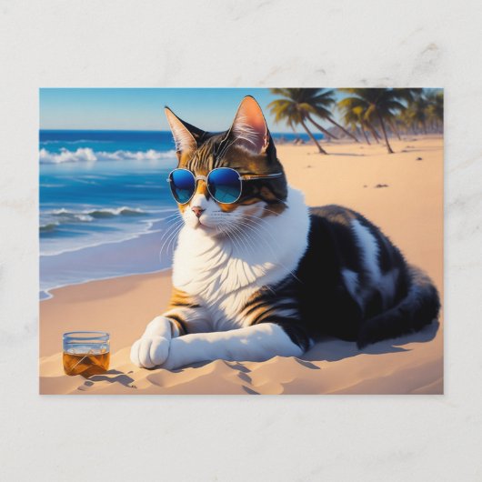 Kat op het strand met een glas whisky briefkaart (Voorkant)
