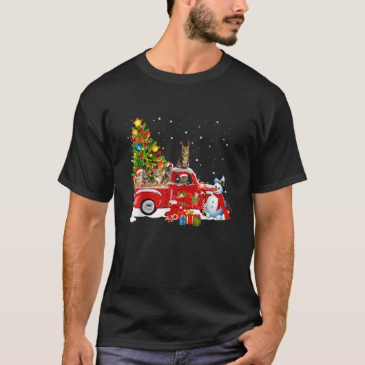 Kat op Red Truck met Kerstmis Pajama Funny-kerstbo T-shirt (Voorkant)