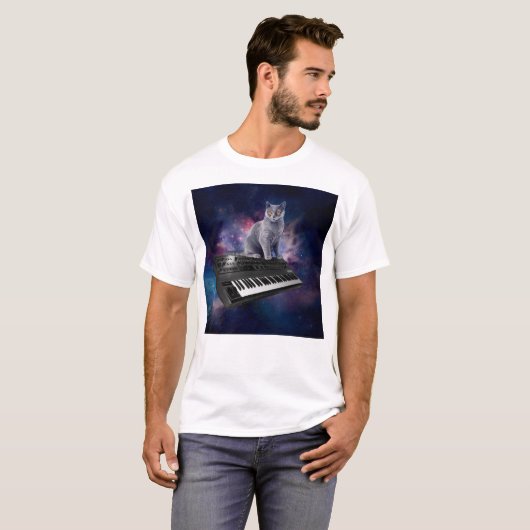 Kat op synthesizer in de ruimte t-shirt (Voorkant volledig)