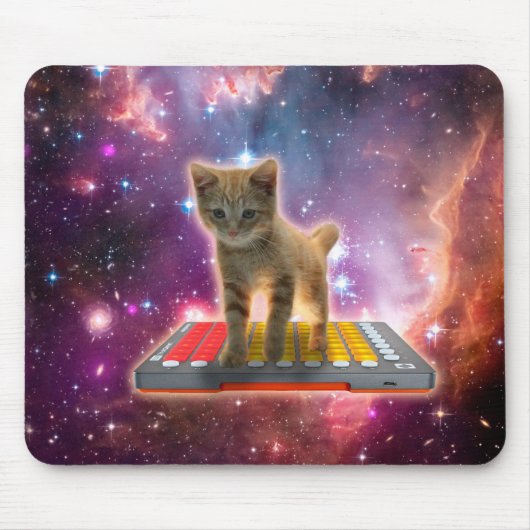 Kat op synthesizers in de ruimte muismat (Voorkant)