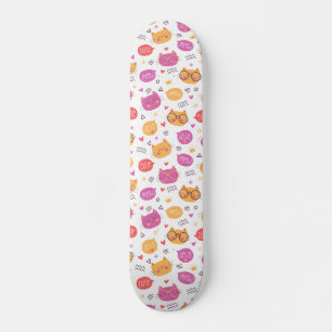 Kat-patroon met handtekening bevestigen persoonlijk skateboard