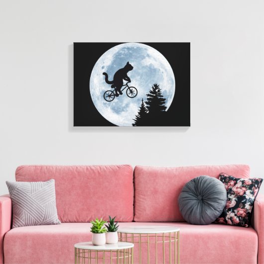 Kat rijdt fietsen op de achtergrond van de maan. canvas afdruk (Insitu (Woonkamer))