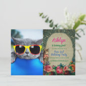 Kat rust in de pool op de luchtmatras kaart (Staand voorkant)