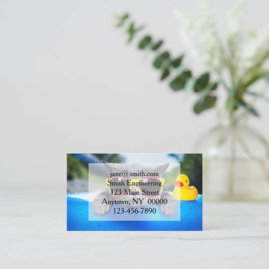 Kat rust in de pool op de luchtmatras visitekaartje (Staand voorkant)