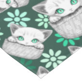 Kat Schattige en speels piekend uit een broekzak Tafelkleed (Gekanteld)