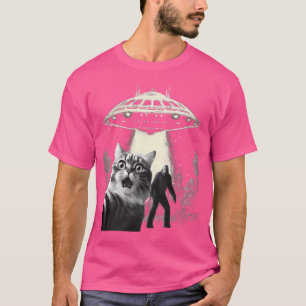 Kat Selfie Met Alien UFO Bigfoot Ape Funny Cat Me T-shirt