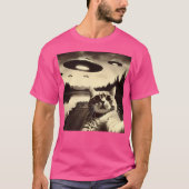 Kat Selfie met UFO T-shirt (Voorkant)