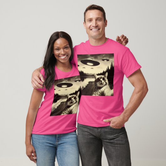 Kat Selfie met UFO T-shirt (Unisex)