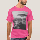 Kat Selfie met UFO T-shirt (Voorkant)