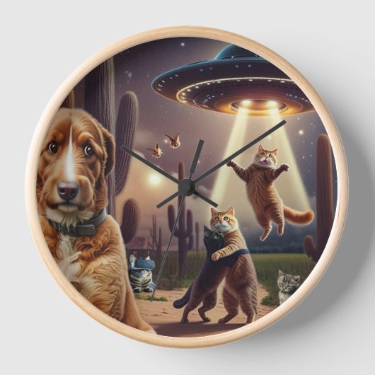 Kat UFO-ontvoering met bezorgde hond op de voorgro (Voorkant)