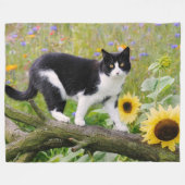 Kat van de Cute tuxedo op een boomtak met zonneblo Fleece Deken (Voorkant (Horizontaal))