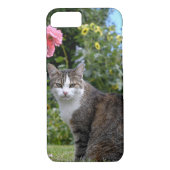 kat van tabby op de tuin Case-Mate iPhone case (Achterkant)