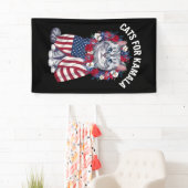 Kat voor Kamala Kattenbloemen Amerikaanse Vlag 202 Spandoek (Insitu)