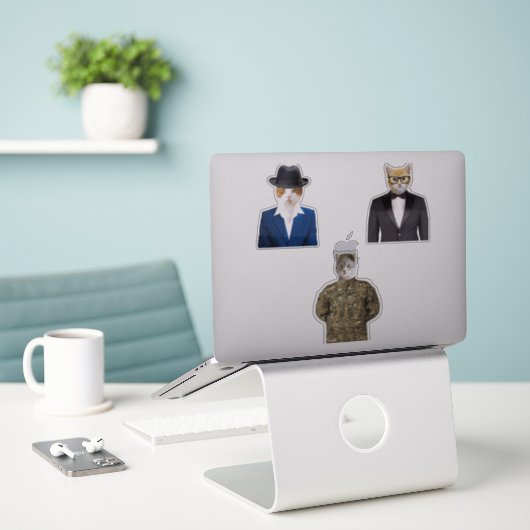 Kat Wearing Suit Sticker (Laptop op bureau)