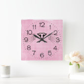 Kat Whiskers op Roze en White Gingham Vierkante Klok (Huis)