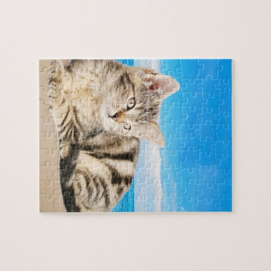 Kat Zittend op Tropical Island Beach Legpuzzel (Horizontaal)