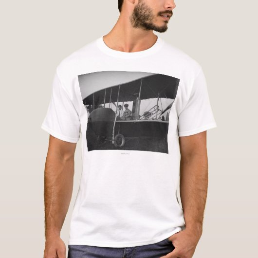 Katharine Wright with Orville in Model HS T-shirt (Voorkant)