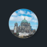 Kathedraal en tv-toren van Berlijn, Duitsland Magneet<br><div class="desc">Uitzicht van Spree,  tv-toren en Berlijnse kathedraal in Berlijn,  Duitsland</div>