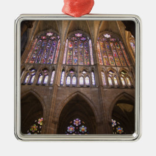 Kathedraal van Leon, glas-in-loodramen binnenin Metalen Ornament