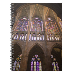 Kathedraal van Leon, interieur glas-in-loodramen Notitieboek