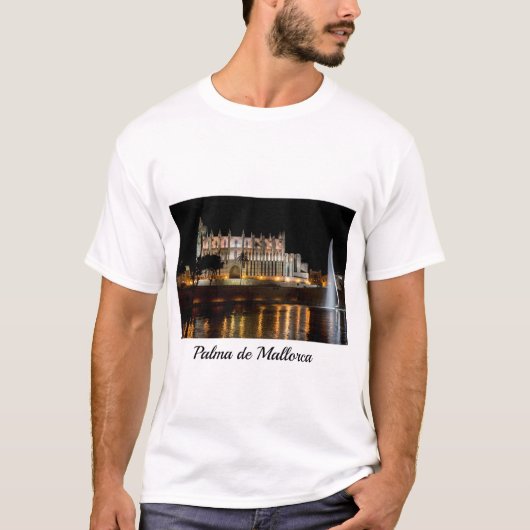 Kathedraal van Palma de Mallorca 's nachts - Spanj T-shirt (Voorkant)