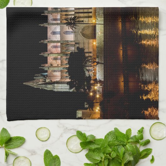 Kathedraal van Palma de Mallorca 's nachts - Spanj Theedoek (Gevouwen)