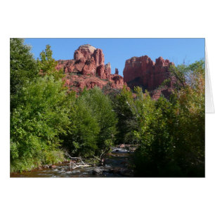 Kathedraalrots en stroom in Sedona Arizona