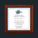 Katholiek Blauw Bloemen Bruiloft Uitnodigingen Kru Cadeaudoosje<br><div class="desc">Met een prachtige bruiloft uitnodiging aandenken voor de bruid en bruidegom met blauwe bloemen en een gouden crucifix en trouwringen.</div>