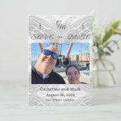 Katholiek Faux-Satijn Monogrammed Save the Date (Staand voorkant)