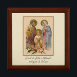 katholieke bruiloft voor de Heilige Familie legant Cadeaudoosje<br><div class="desc">Dit is een prachtig traditioneel katholiek afbeelding van de Heilige Familie,  Jezus,  de verbluffende Maagd Mary,  en Sint-Joseph. Alle teksten en lettertypen kunnen worden gewijzigd.</div>